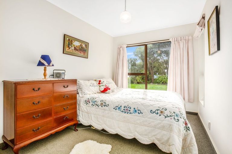 Photo of property in 8 Observatory Close, Whitby, Porirua, 5024