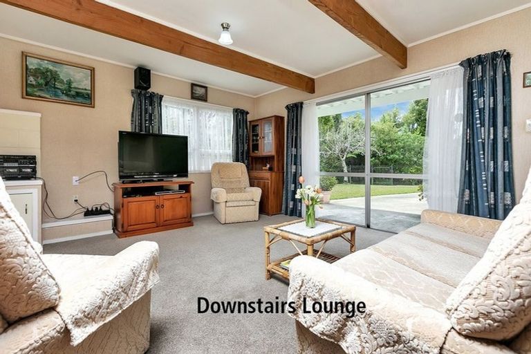 Photo of property in 21 Battle Place, Glenfield, Auckland, 0629