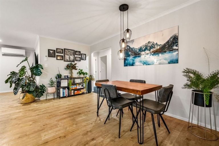 Photo of property in 10 Jeroboam Loop, Kumeu, 0810