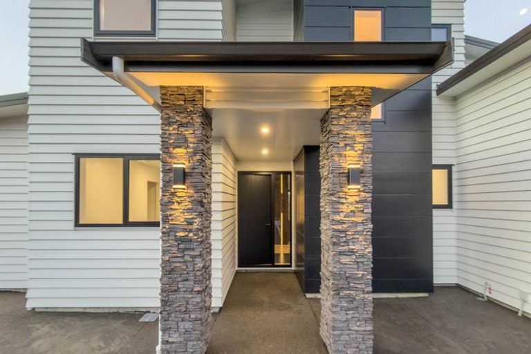 Photo of property in 24 Prestbury Grove, Churton Park, Wellington, 6037