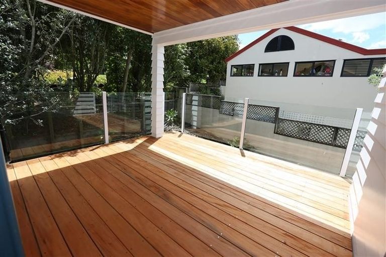 Photo of property in 121a Hobsonville Road, West Harbour, Auckland, 0618