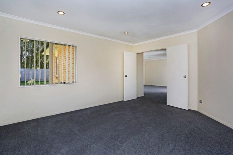 Photo of property in 12 Puketi Lane, Waiuku, 2123