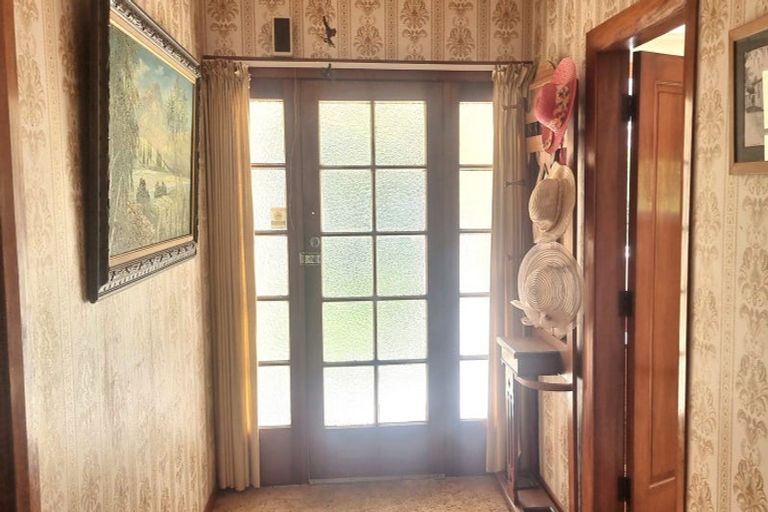 Photo of property in 100 Mcleavey Road, Ohau, Levin, 5570