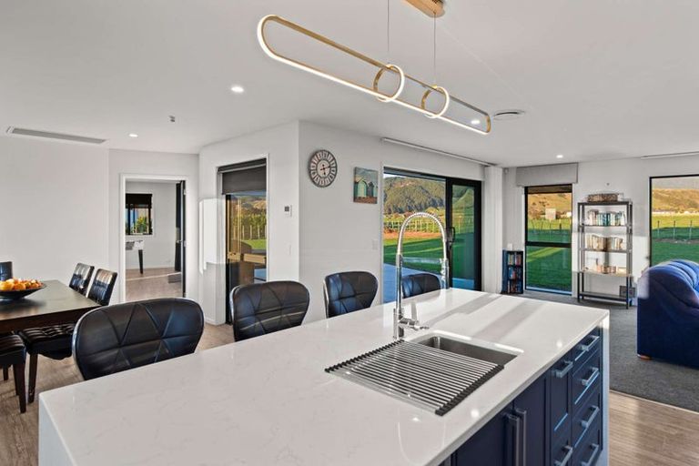 Photo of property in 28 Oriwa Lane, Levin, 5571