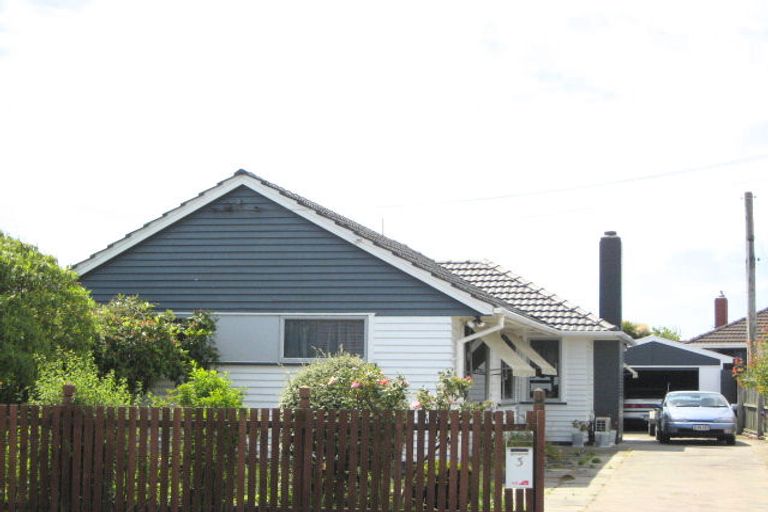 Photo of property in 3 Ontario Place, Wainoni, Christchurch, 8061