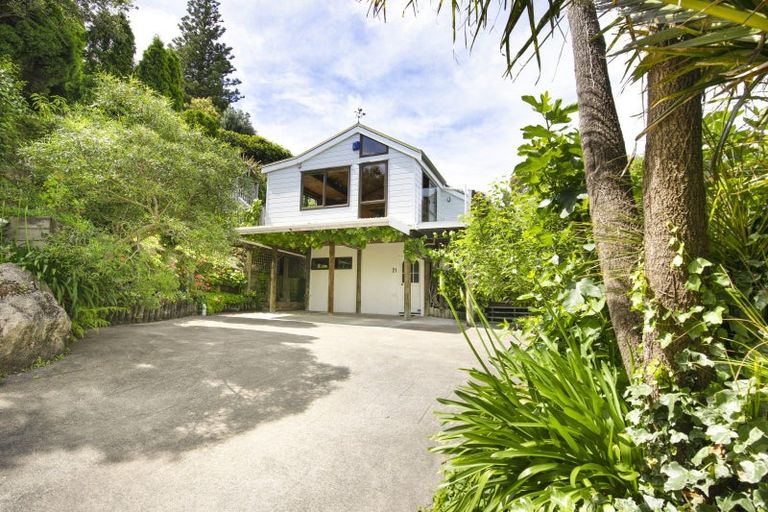 Photo of property in 21 Burns Road, Hospital Hill, Napier, 4110