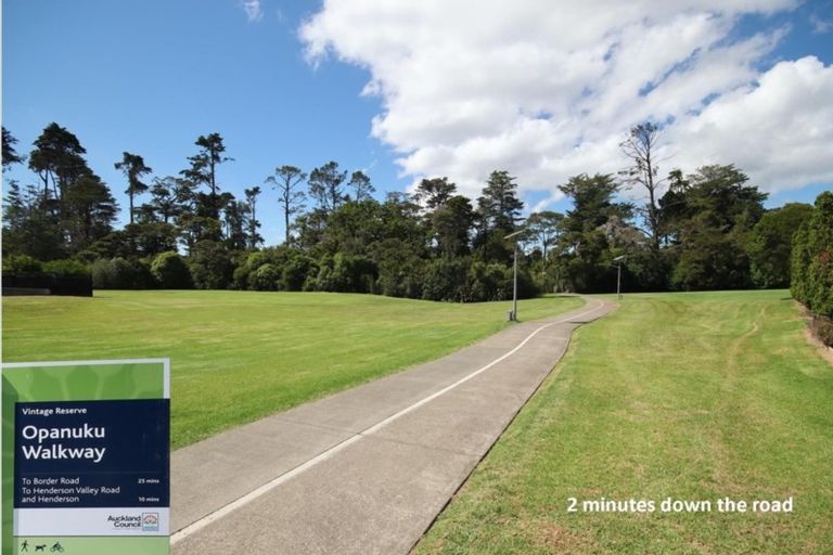 Photo of property in 8 Vintage Drive, Henderson, Auckland, 0612