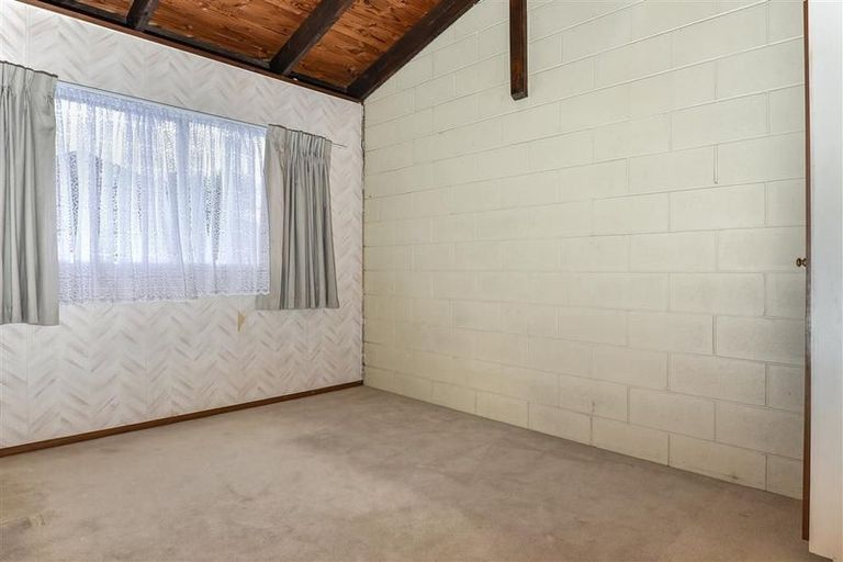 Photo of property in 1/23 Craigbank Avenue, New Lynn, Auckland, 0600