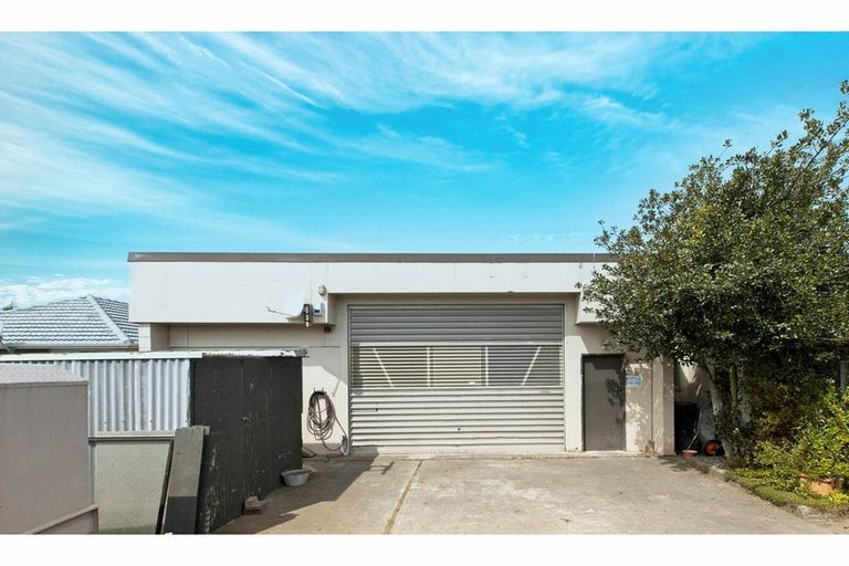 Photo of property in 17 Seymour Street, Hornby, Christchurch, 8042