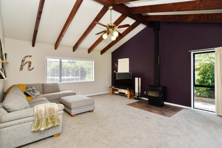 Photo of property in 11 Forest Park Place, Parklands, Christchurch, 8083