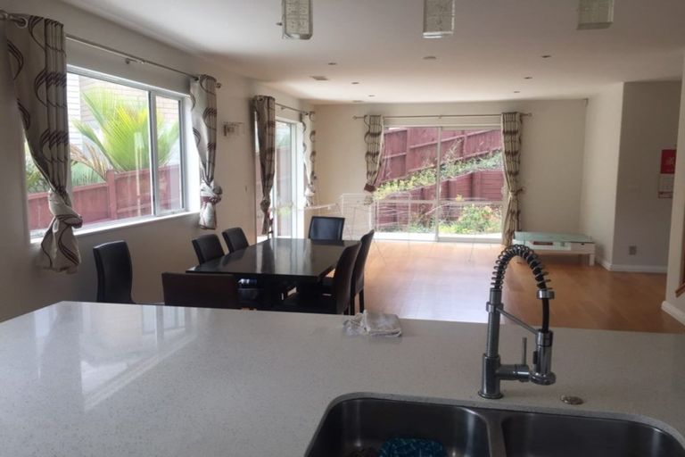 Photo of property in 20 Silver Moon Road, Albany Heights, Auckland, 0632