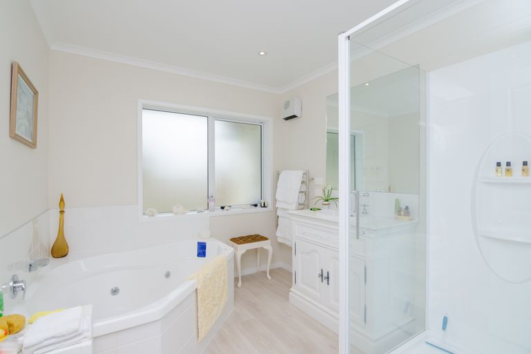 Photo of property in 10 Feist Street, Carterton, 5713