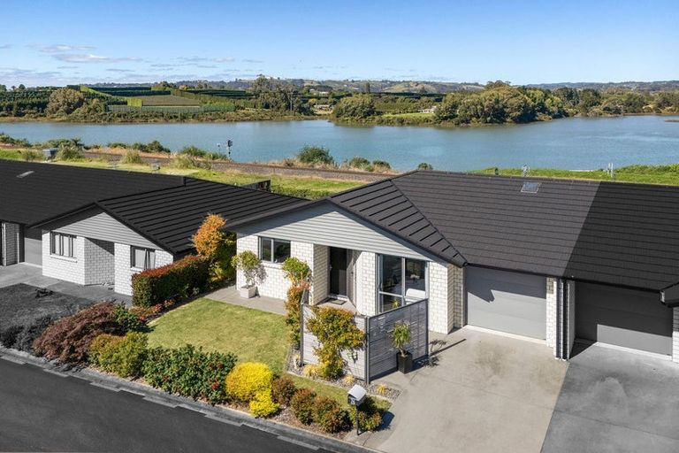 Photo of property in Waterview Estate, 26/4 Greystone Place, Omokoroa, 3114