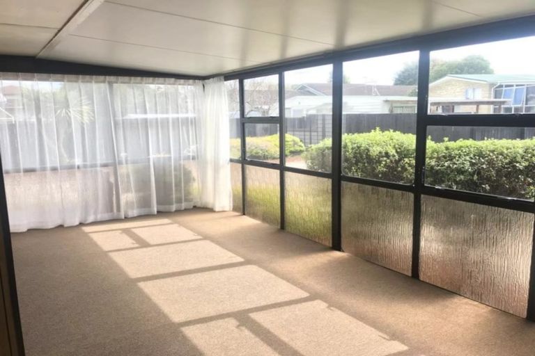 Photo of property in 28 Casuarina Road, Half Moon Bay, Auckland, 2012