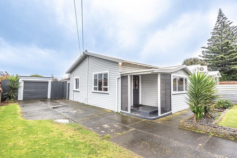 Photo of property in 141 Cornfoot Street, Castlecliff, Whanganui, 4501