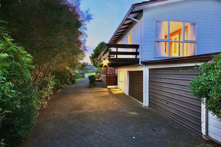 Photo of property in 44 Grand Vue Road, Kawaha Point, Rotorua, 3010