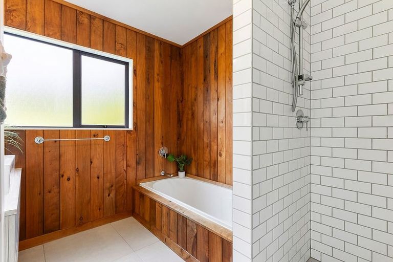 Photo of property in 333 Motutara Road, Muriwai, Waimauku, 0881