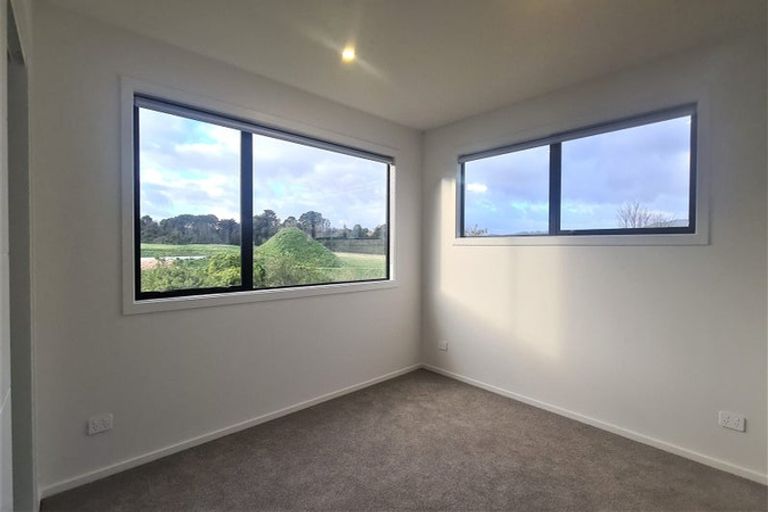 Photo of property in 44 Koreke Close, Kenepuru, Porirua, 5022