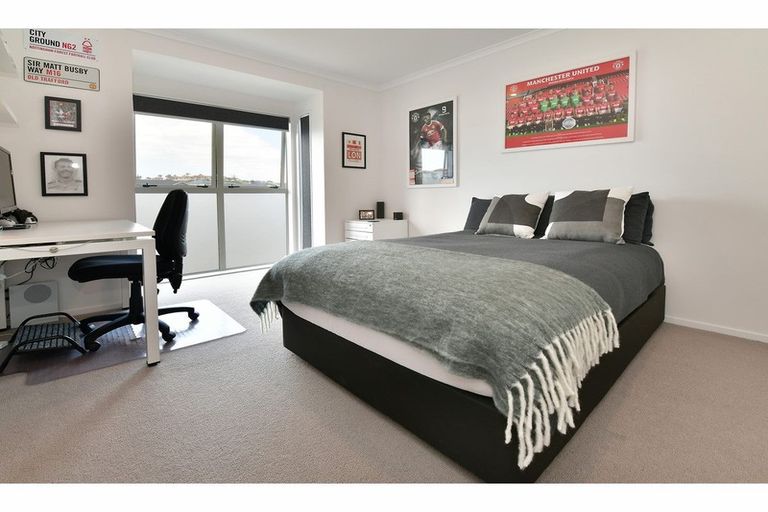 Photo of property in 6 Onekura Street, Red Beach, 0932