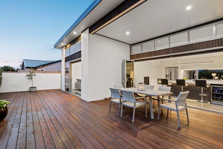 Photo of property in 2 Makura Drive, Papamoa Beach, Papamoa, 3118