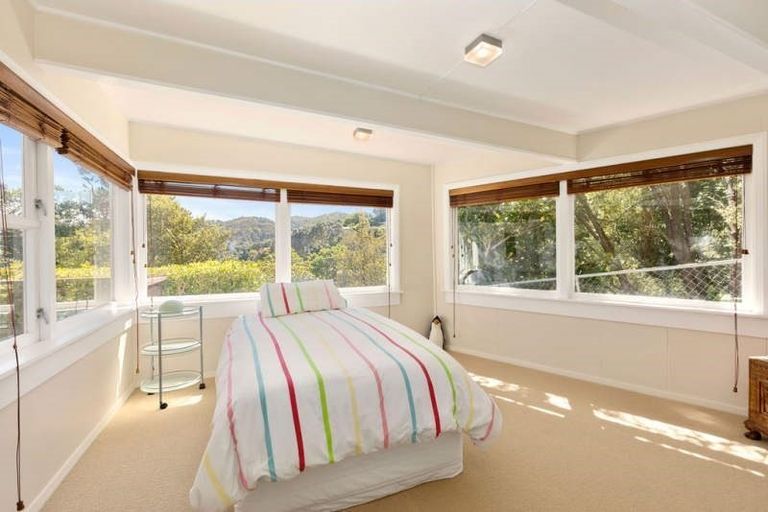Photo of property in 9 Gill Road, Lowry Bay, Lower Hutt, 5013