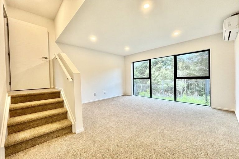 Photo of property in 24a Poruru Close, Papakura, 2110