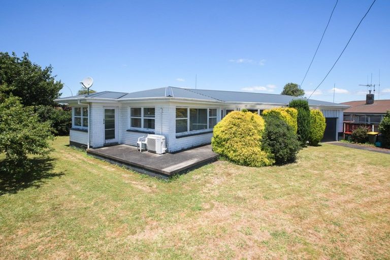 Photo of property in 2 Mears Road, St Andrews, Hamilton, 3200