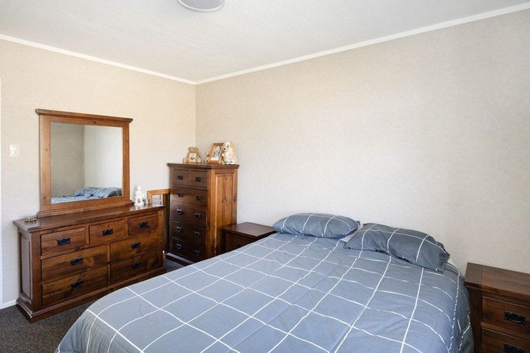 Photo of property in 2 Solway Street, Holmes Hill, Oamaru, 9401