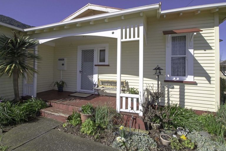 Photo of property in 13 Carlyle Street, Te Aroha, 3320