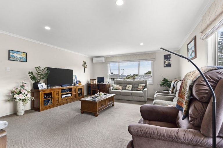 Photo of property in 4b Clerke Place, Marfell, New Plymouth, 4310