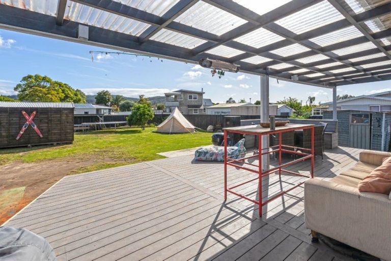 Photo of property in 114 Chartwell Avenue, Whangamata, 3620