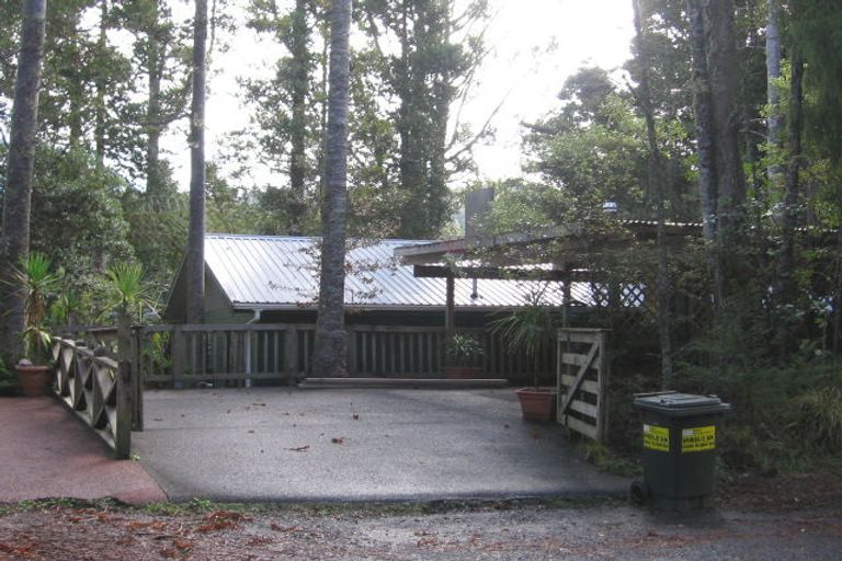 Photo of property in 11 Minnehaha Avenue, Titirangi, Auckland, 0604