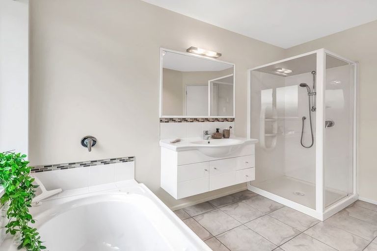 Photo of property in 10 Cyclamen Place, Aidanfield, Christchurch, 8025