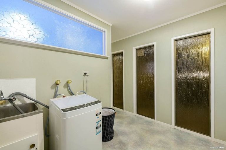 Photo of property in 12 Glengowan Place, Conifer Grove, Takanini, 2112