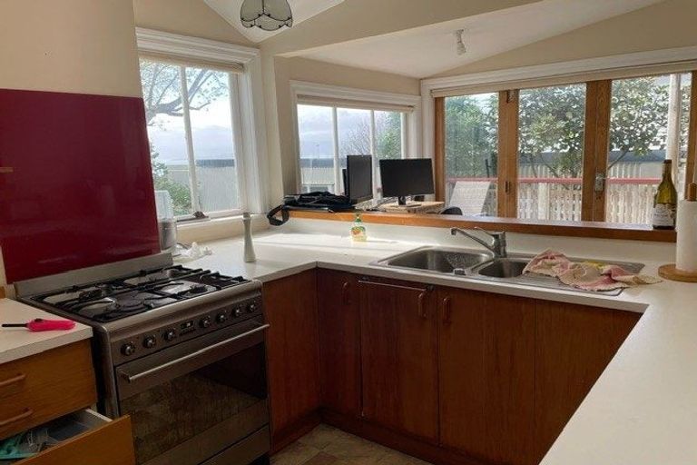 Photo of property in 14 Newman Terrace, Thorndon, Wellington, 6011