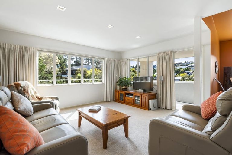 Photo of property in 38 Saddleback Rise, Murrays Bay, Auckland, 0630