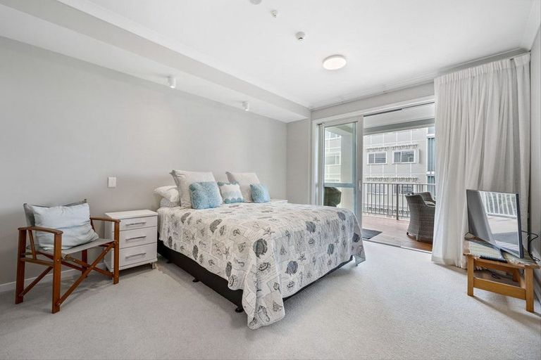 Photo of property in 96 Eaves Bush Parade, Orewa, 0931