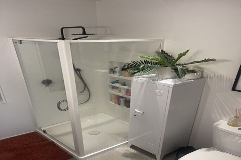 Photo of property in 23/2 Onslow Road, Khandallah, Wellington, 6035