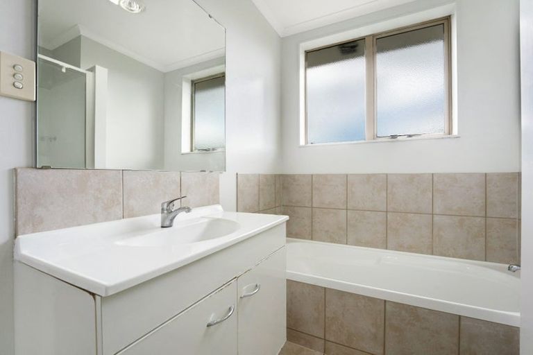 Photo of property in 10 Anton Place, Takanini, 2112