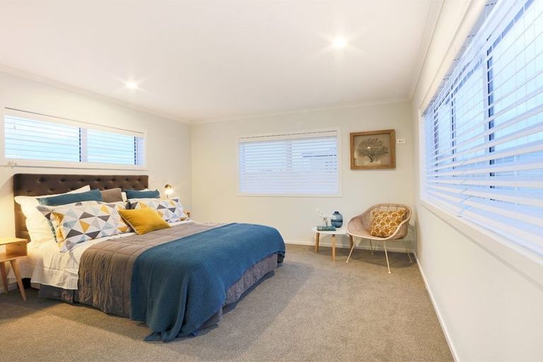 Photo of property in 8 Flotilla Place, Long Bay, Auckland, 0630