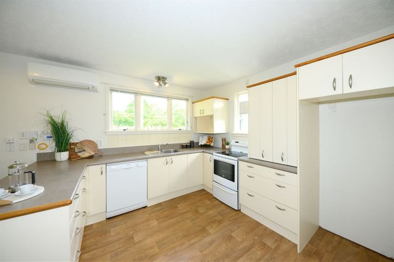 Photo of property in 11 Roydvale Avenue, Burnside, Christchurch, 8042