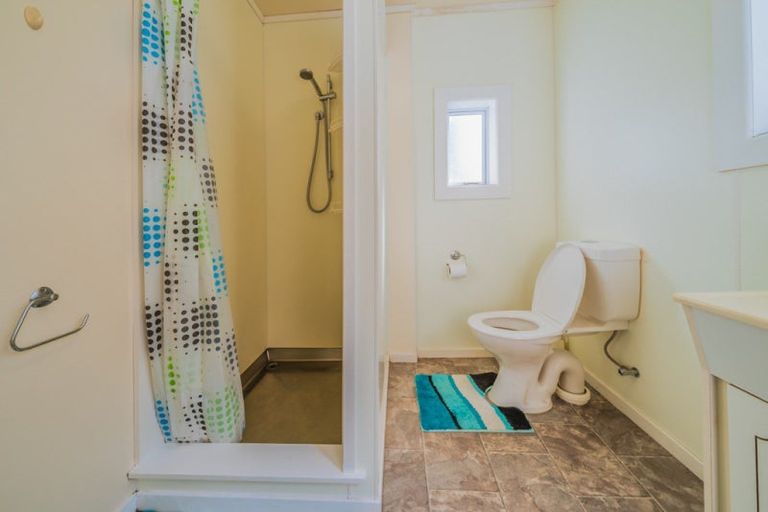 Photo of property in 121 Eighth Avenue, Urenui, 4377