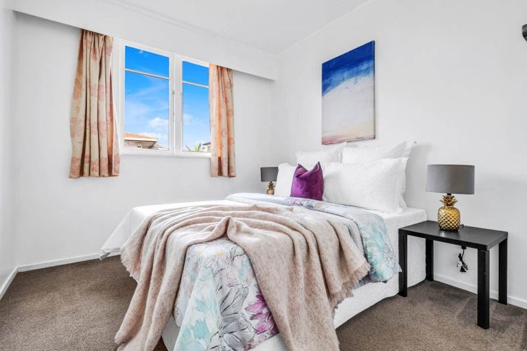 Photo of property in 1/15 Kent Road, Manurewa, Auckland, 2102