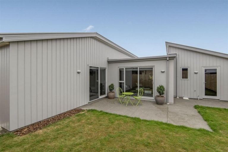 Photo of property in 3 Glenbarr Lane, Broomfield, Christchurch, 8042