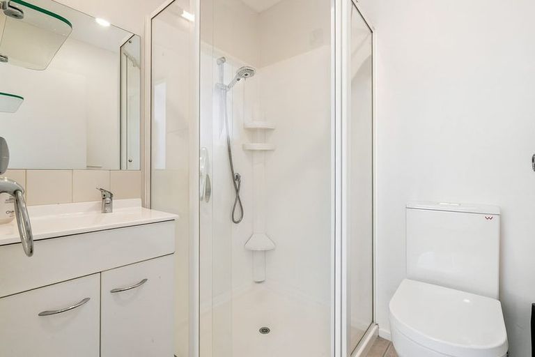 Photo of property in 72l Seabrook Avenue, New Lynn, Auckland, 0600