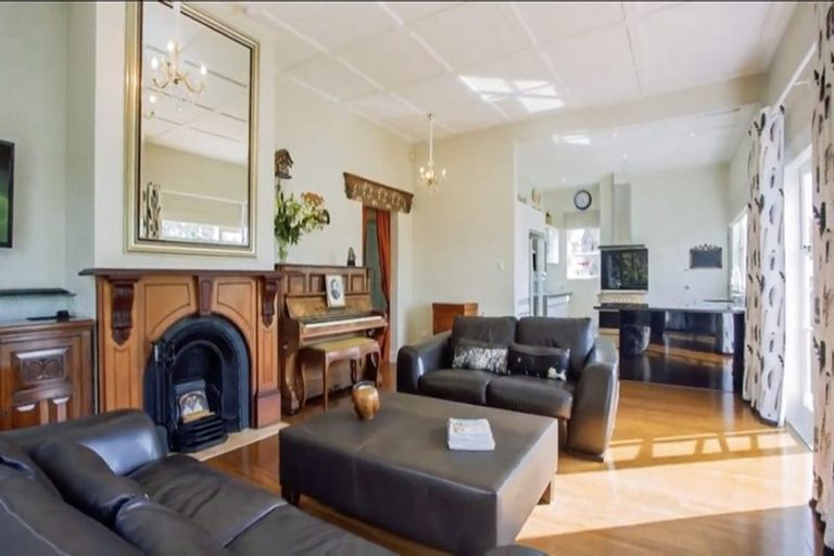 Photo of property in 106 Archers Road, Glenfield, Auckland, 0629