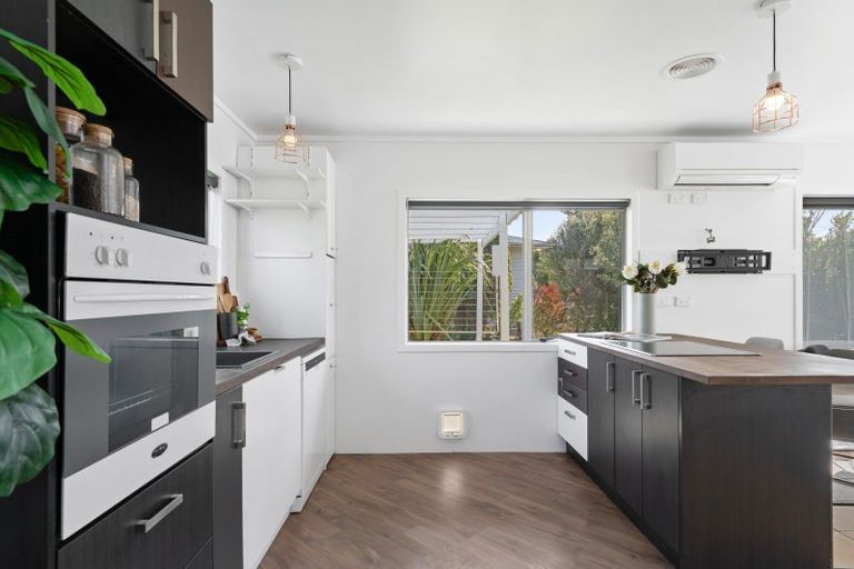 Photo of property in 106 Brandon Street, Featherston, 5710