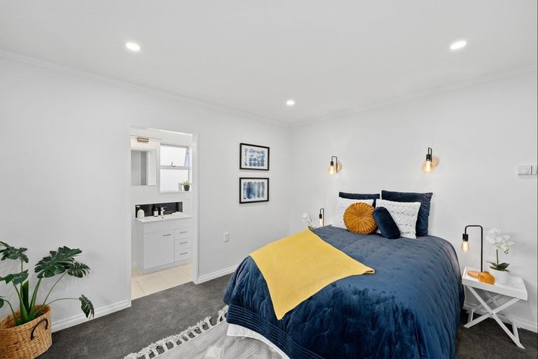 Photo of property in 6a-b Simcox Street, Otaki Beach, Otaki, 5512