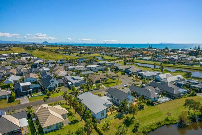 Photo of property in 42 Cassinia Close, Papamoa Beach, Papamoa, 3118