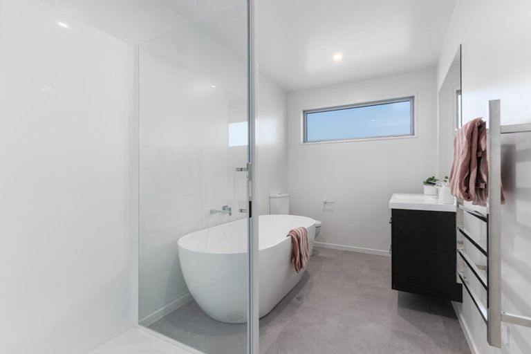 Photo of property in 2/40 Vagues Road, Northcote, Christchurch, 8052